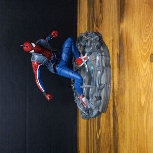 Spiderman Statue (Miles Morals)